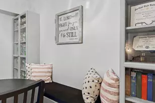 1054 Warwick Ct, Sterling, VA 20164 - Photo 18