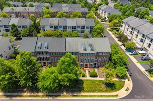 25806 Turlough Terrace, Chantilly, VA 20152 - Photo 4
