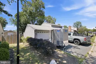 109 Harvest Ln, Sterling, VA 20164 - Photo 6