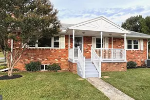 204 Ayr St NW, Leesburg, VA 20176 - Photo 1