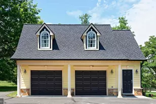 20084 Woodtrail Rd, Round Hill, VA 20141 - Photo 2