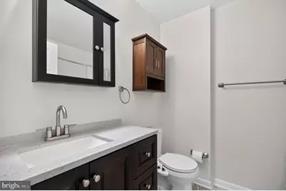 1056 Warwick, Sterling, VA 20164 - Photo 12