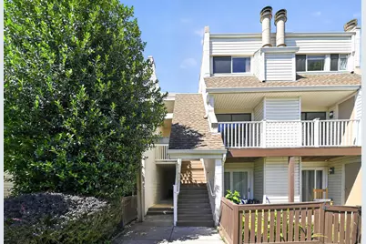 1056 Warwick, Sterling, VA 20164 - Photo 14