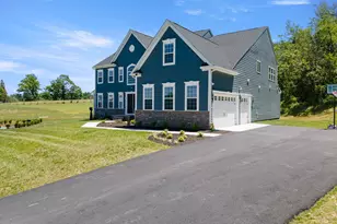 40373 Windyhill Farms Dr, Aldie, VA 20105 - Photo 2