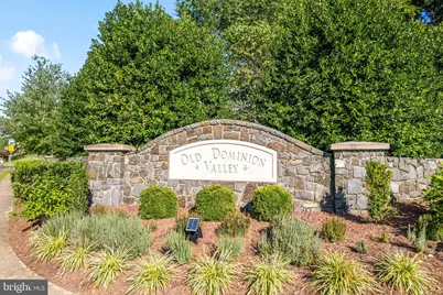 300 N Old Dominion Lane, Purcellville, VA 20132 - Photo 2