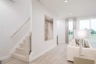 42217 Picasso Sq, Ashburn, VA 20148 - Photo 10