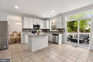 20915 Chippoaks Forest Cir, Sterling, VA 20165 - Photo 8