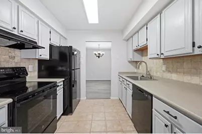 10609 Oxford Court, Great Falls, VA 22066 - Photo 8