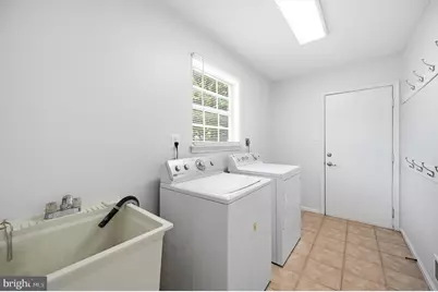 10609 Oxford Court, Great Falls, VA 22066 - Photo 48