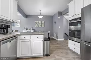 229 Hawks View Square SE, Leesburg, VA 20175 - Photo 18