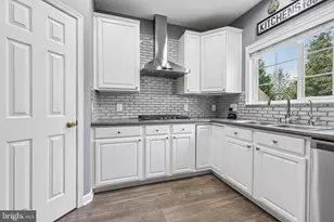 229 Hawks View Square SE, Leesburg, VA 20175 - Photo 16