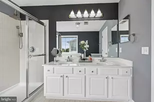 229 Hawks View Square SE, Leesburg, VA 20175 - Photo 32