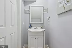 229 Hawks View Square SE, Leesburg, VA 20175 - Photo 20