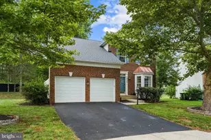 18240 Oak Lake Ct, Leesburg, VA 20176 - Photo 2
