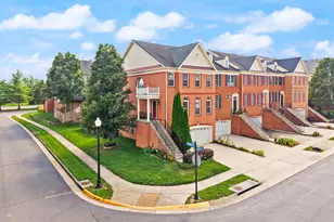 42919 Overly, Chantilly, VA 20152 - Photo 2