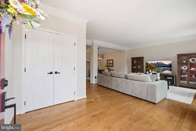 21549 Trowbridge Square, Ashburn, VA 20147 - Photo 2