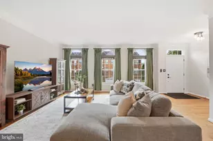 21549 Trowbridge Square, Ashburn, VA 20147 - Photo 4