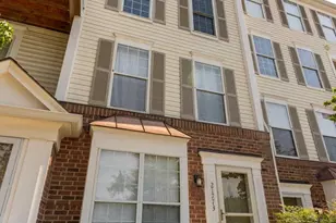 21773 Baldwin Square, Sterling, VA 20164 - Photo 2