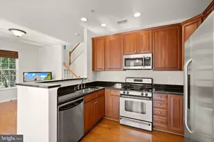 43920 Hickory Corner Terrace, Ashburn, VA 20147 - Photo 6