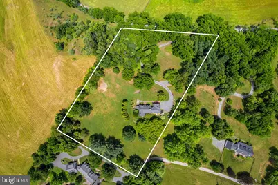 19725 Woodtrail Road, Round Hill, VA 20141 - Photo 2