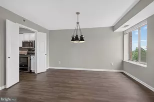 19385 Cypress Ridge Terrace, Leesburg, VA 20176 - Photo 8
