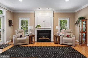 21484 Cedar Dr, Sterling, VA 20164 - Photo 18