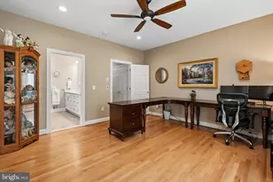 21484 Cedar Dr, Sterling, VA 20164 - Photo 30