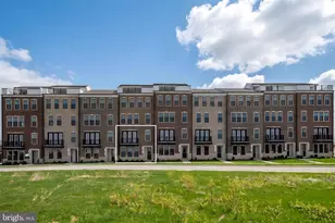 20875 Murry Fls Ter, Ashburn, VA 20147 - Photo 2