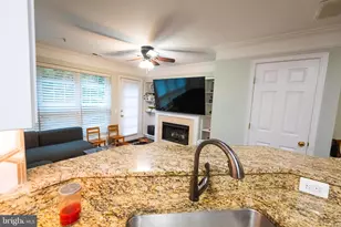 46946 Courtyard Sq, Sterling, VA 20164 - Photo 36