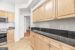 19355 Cypress Ridge Terrace, Leesburg, VA 20176 - Photo 12