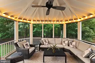 43274 Fieldsview Ct, Leesburg, VA 20176 - Photo 2