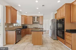 20242 Hidden Creek Ct, Ashburn, VA 20147 - Photo 16
