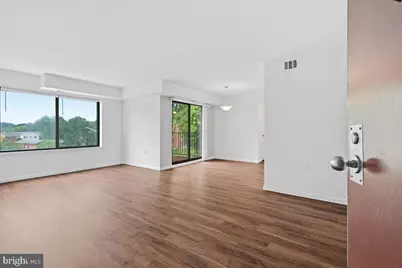 125 Clubhouse Drive SW #8, Leesburg, VA 20175 - Photo 6