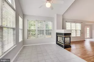 43537 Clivedon Ct, Ashburn, VA 20147 - Photo 16