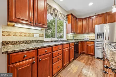 47404 Middle Bluff Place, Sterling, VA 20165 - Photo 36