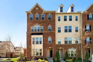 42101 Piebald Square, Aldie, VA 20105 - Photo 1