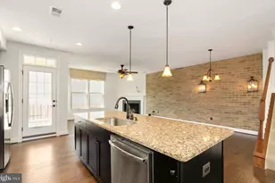 42101 Piebald Square, Aldie, VA 20105 - Photo 4