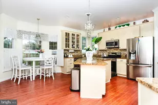 18278 Maple Spring Ct, Leesburg, VA 20176 - Photo 10