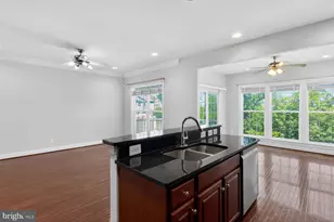 25450 Hopton House Terrace, Chantilly, VA 20152 - Photo 14