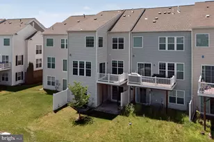 25450 Hopton House Terrace, Chantilly, VA 20152 - Photo 4