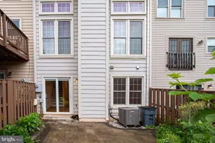 21707 Leatherleaf Cir, Sterling, VA 20164 - Photo 36