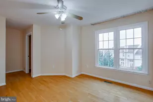 21707 Leatherleaf Cir, Sterling, VA 20164 - Photo 18
