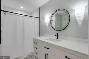 21707 Leatherleaf Cir, Sterling, VA 20164 - Photo 20