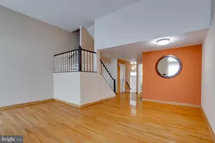 21707 Leatherleaf Cir, Sterling, VA 20164 - Photo 6