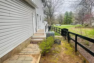 110 Oakview Dr SE, Leesburg, VA 20175 - Photo 12