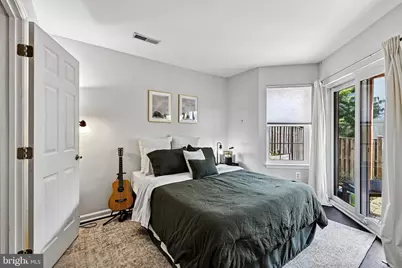 26084 Lands End Drive, Chantilly, VA 20152 - Photo 18