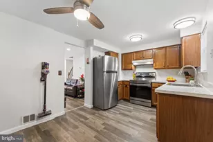 35 Bickel Ct, Sterling, VA 20165 - Photo 16