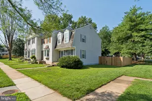 35 Bickel Ct, Sterling, VA 20165 - Photo 4