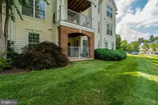 25230 Pond View Square, Chantilly, VA 20152 - Photo 6