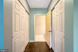 25230 Pond View Square, Chantilly, VA 20152 - Photo 30